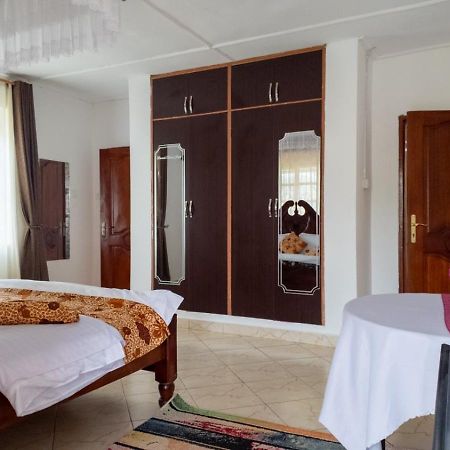 Riverside Resort Hotel Kabale Exteriör bild