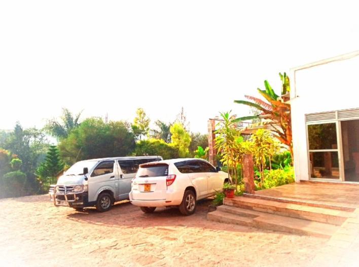 Riverside Resort Hotel Kabale Exteriör bild