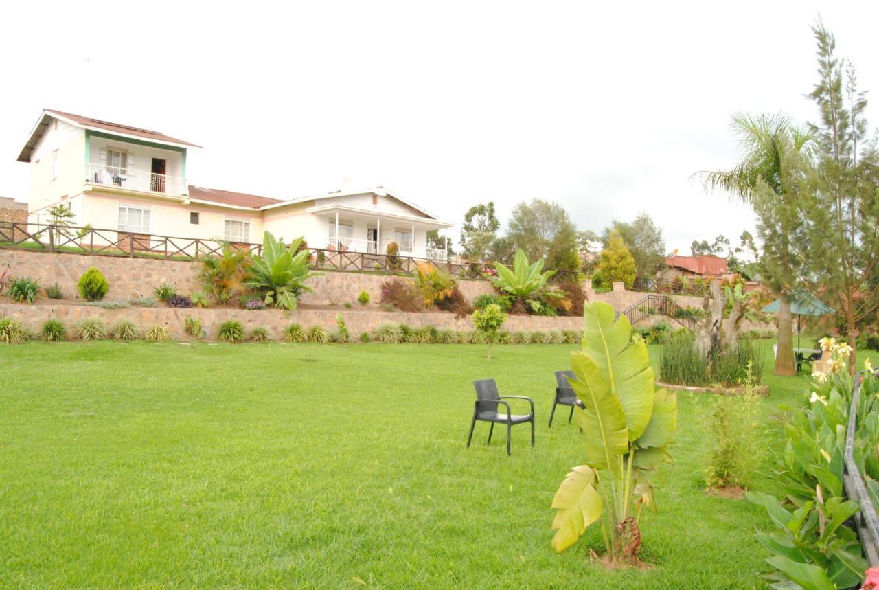 Riverside Resort Hotel Kabale Exteriör bild