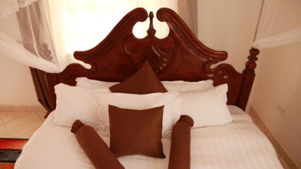 Riverside Resort Hotel Kabale Exteriör bild