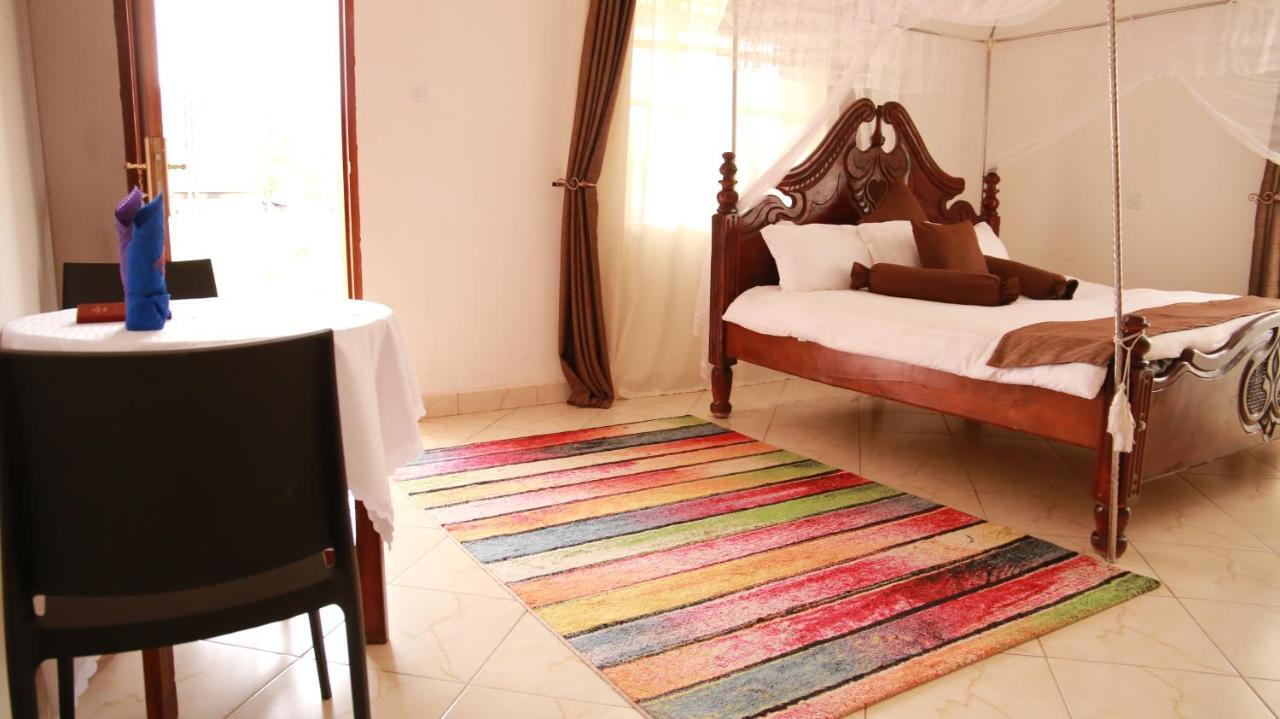 Riverside Resort Hotel Kabale Exteriör bild