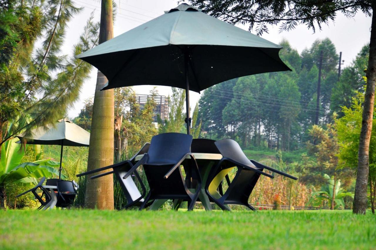 Riverside Resort Hotel Kabale Exteriör bild